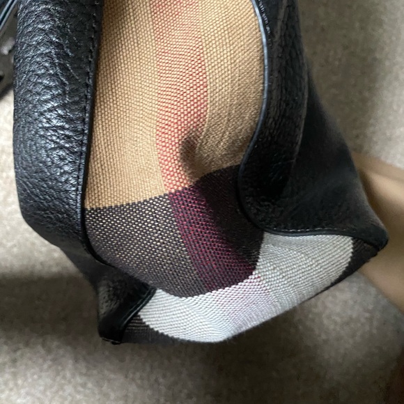 PEBBLE LEATHER BURBERRY BAG - Picture 3 of 12